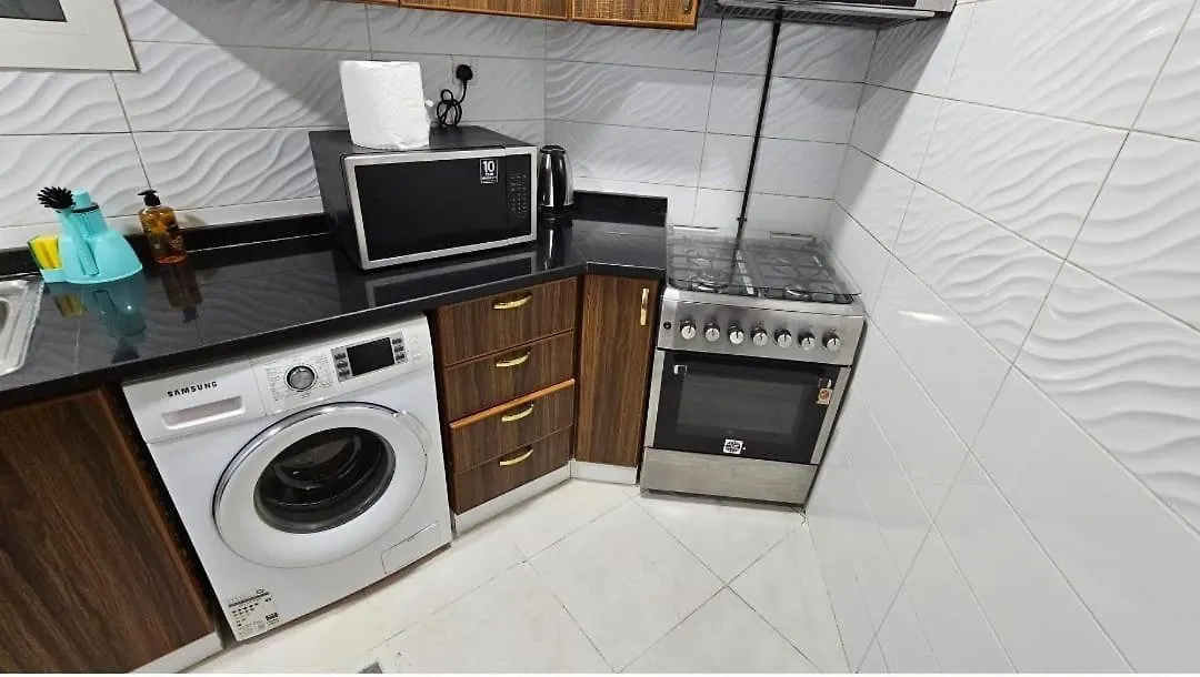 Lavish 2Bedroom Apartment With Balcony, Gym, Pool Şarja 0*,  Birleşik Arap Emirlikleri